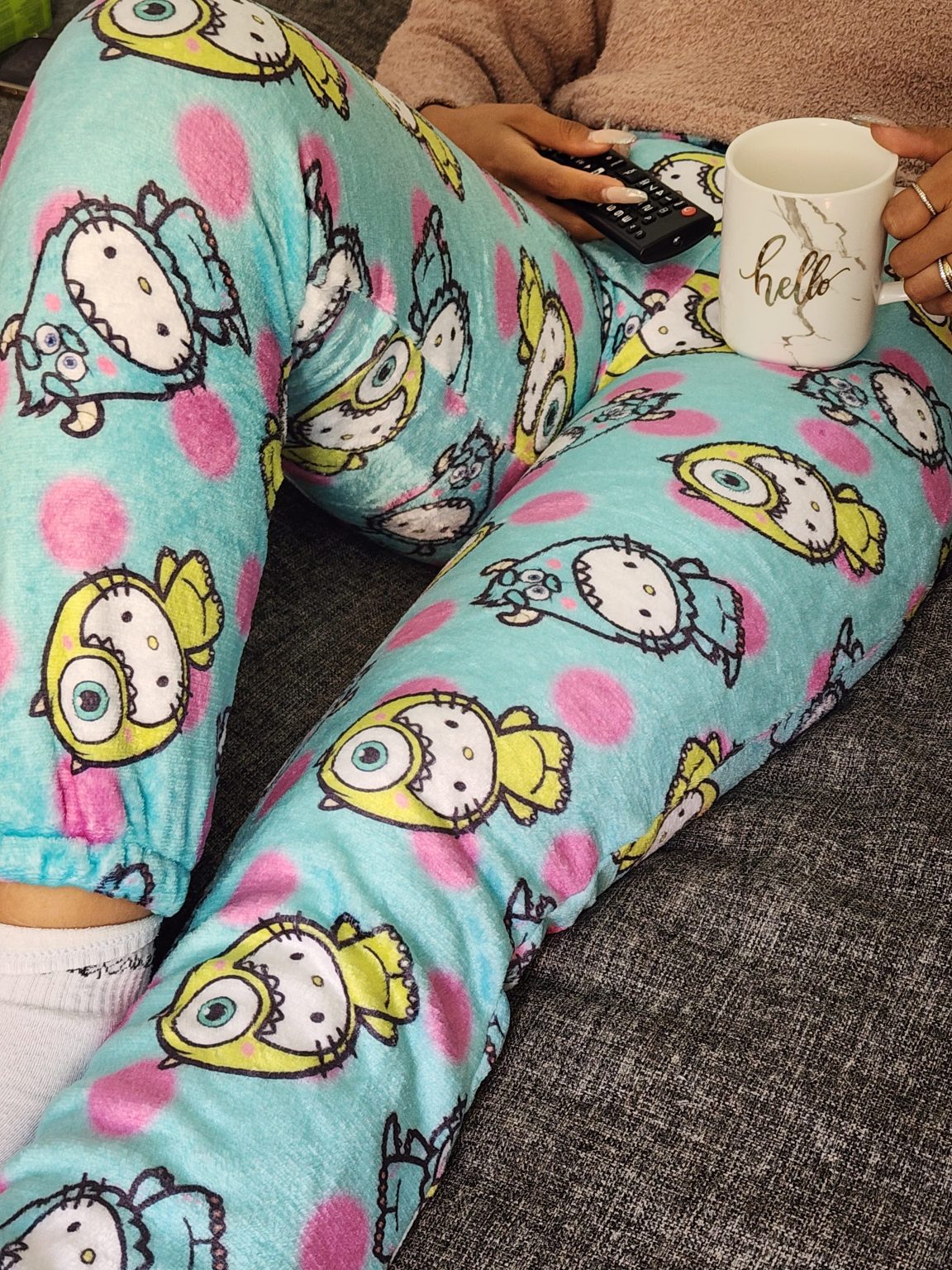 Pijama Conjunto de Pantalon con Brasier Peluche Unitalla (CH/M) Modelo:  Kitty Rosa