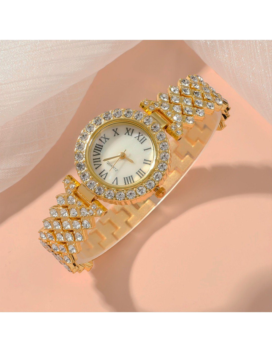 Reloj dorado con online diamantes